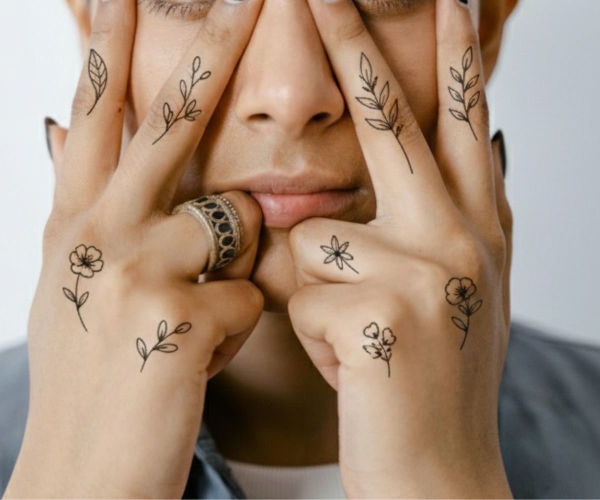 Blumen Finger Tattoos Set